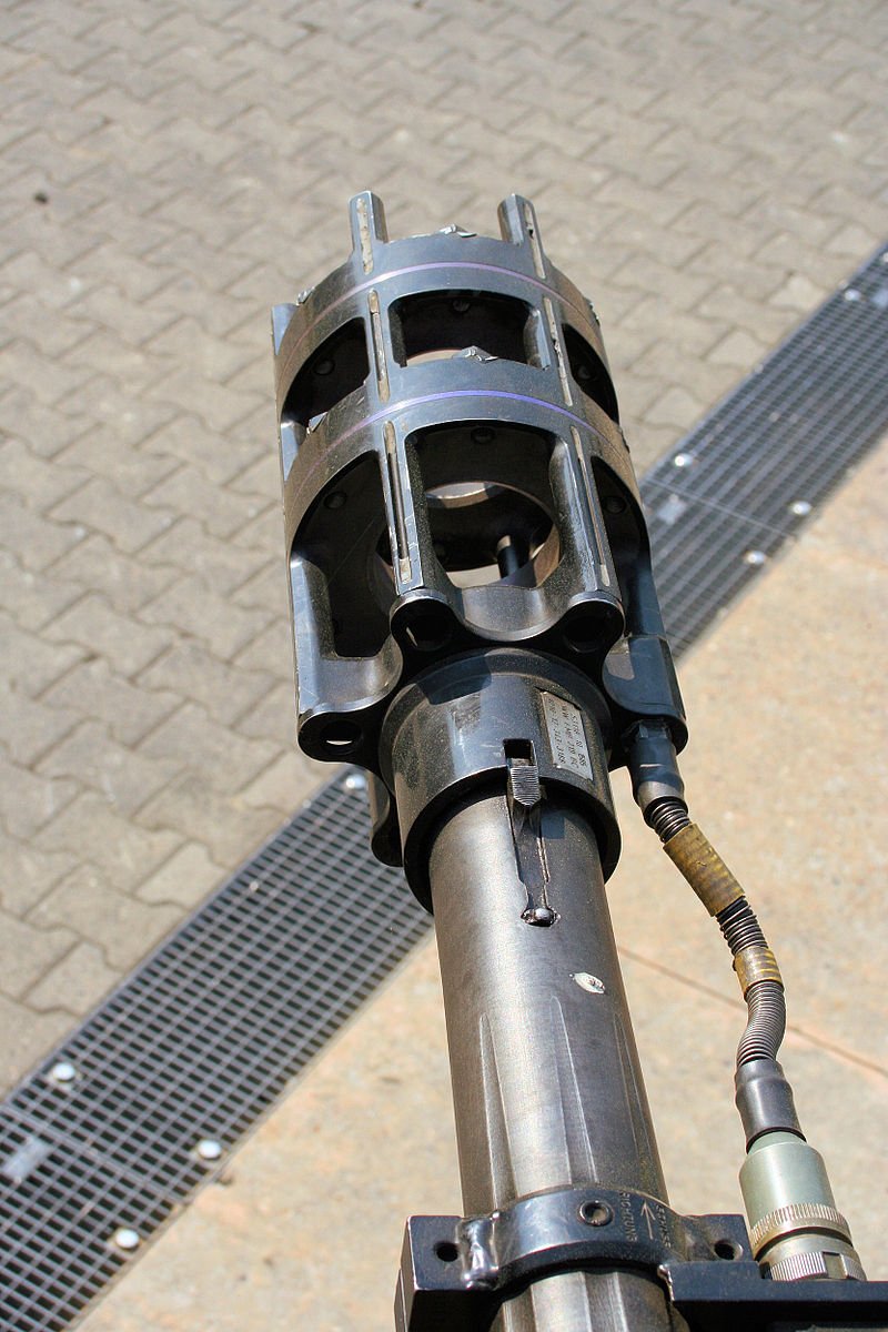 게파르트 1A2 전차의 35mm 기관포 총구. 포구 속도를 측정하기 위해 센서를 장착한 모습이다. (출처: Hans-Hermann Buhling/Wikimedia Commons)