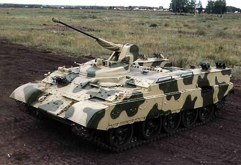 BTR-T는 T-55를 기반으로 했지만 반응장갑을 추가해 방어력은 더욱 향상되었다. 무장은 모듈식이어서 수요자의 요구에 따라 바꿀 수 있다. < (cc) www. dogswar.ru at tanks-encyclopedia.com >