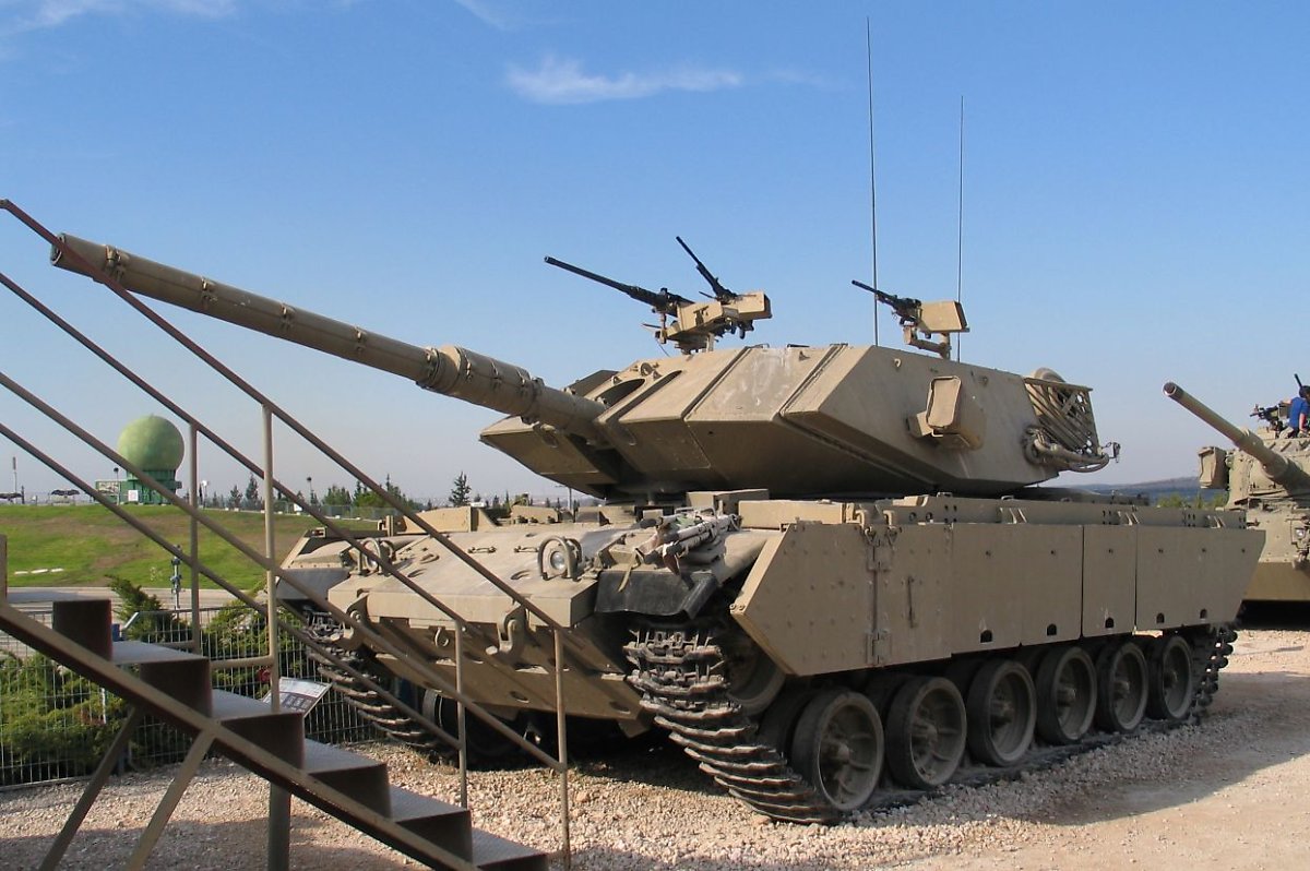 이스라엘 방위군(IDF)이 앞서 M60 전차를 업그레이드 한 마가크(Magach) 7 전차. (출처: Wikimedia Commons)