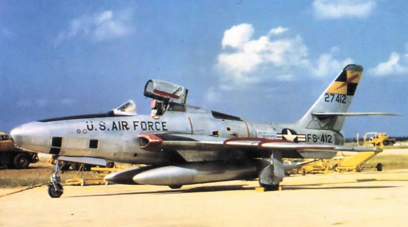 RF-84F < Public Domain >