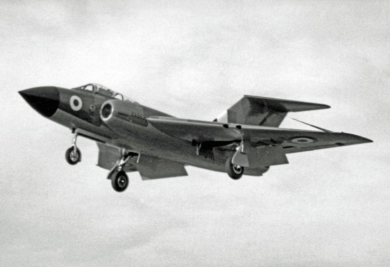 1955년 판보로 에어쇼에서 시범 비행 중인 재블린 FWA 1. 야간 전투가 가능한 영국의 제2세대 전투기다. < (cc) RuthAS at Wikipedia.org >