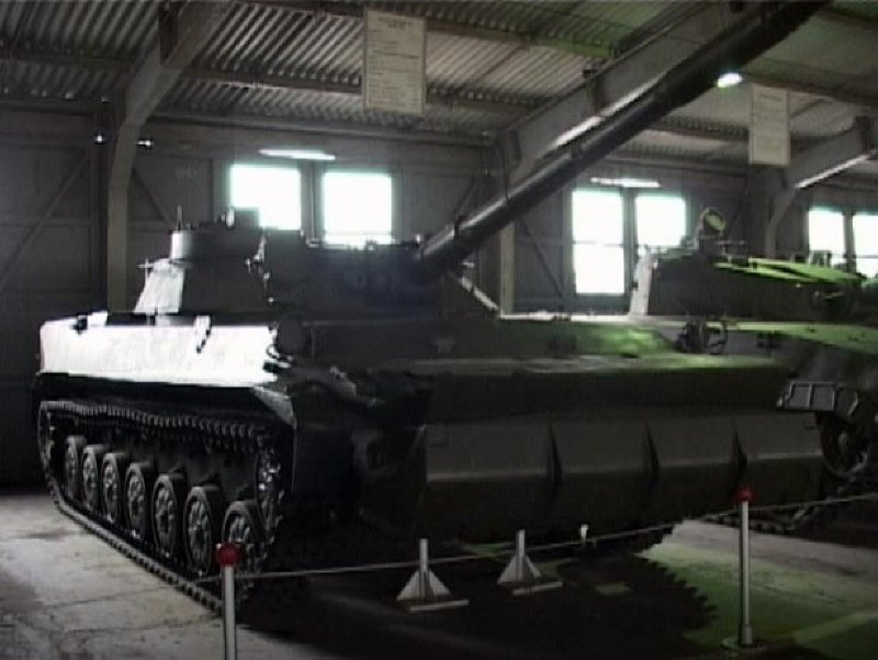 1970년대에 상륙 경전차로 개발된 Ob'yekt 934. 양산에는 이르지 못했으나 2S25 탄생에 많은 영향을 끼쳤다. < (cc) Tankmuseum.ru >