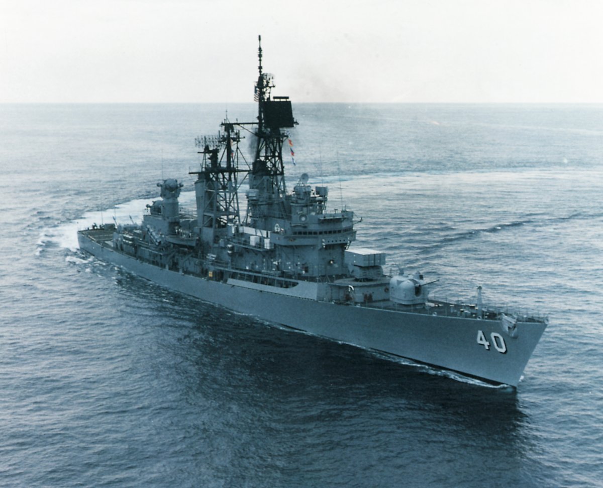 선도함인 패러것함보다 먼저 취역한 쿤츠함(DDG-40)은 미 해군 최초로 미사일 구축함으로 건조가 시작된 전투함이라는 기록을 보유하고 있다. <출처 : 미 해군>