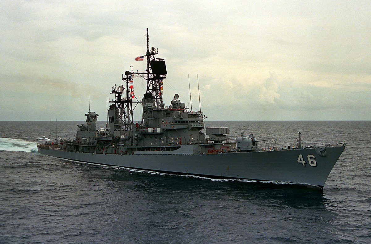 미처급의 선체를 물려받은 쿤츠급 미사일 구축함은 함수가 높아 거친 바다에서 항해할 수 있다. <출처 : 미 해군>