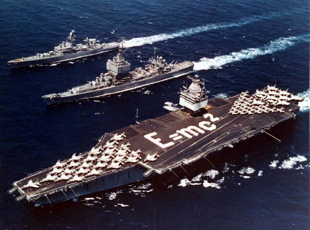 미 해군은 엔터프라이즈 항공모함(CVN-65), 롱비치 순양함(CGN-9), 베인브리지함(CGN-25)으로 세계 최초의 원자력 기동함대를 편성하였다. <출처 : 미 해군>