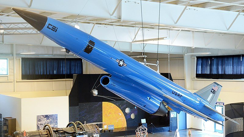대한민국 공군이 2018년경에 도입한 BQM-167i 스키터(Skeeter) 무인표적기. 대당 단가는 $57만 달러 수준이다. (출처: Lestocq/Wikimedia Commons)