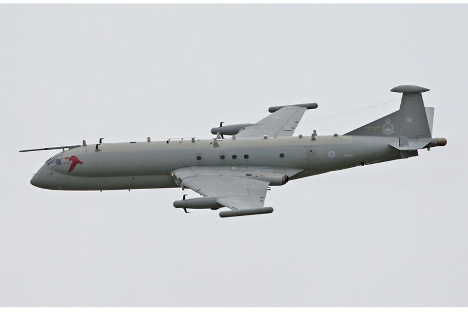 2011년 7월 7일 퇴역 비행을 하는 기체 번호 XC249 R1 <출처 : 영국 정부>